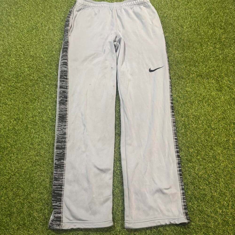 Nike gray white track